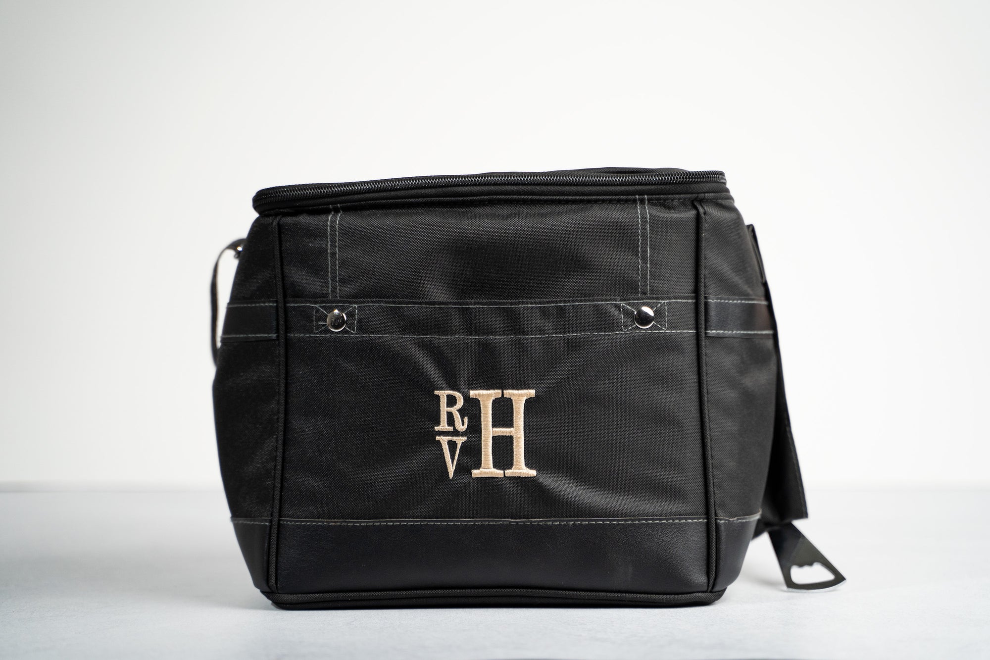 Personalized insulated outlet bags